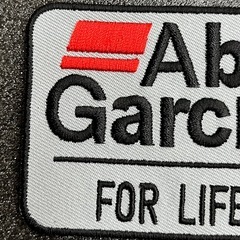 ABU GARCIA FOR LIFE アブ ガルシア ロゴ アイロンワッペン パッチ 薄グレー地 78×62mm - 釣 ルアー リール ロッド フィッシング ワンポイント リメイク カスタム アウトドア キャンプ スウェーデン 【あんしん決済/日本郵便クリックポスト発送】の画像