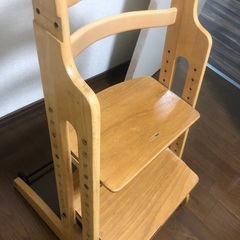 子ども用椅子の画像