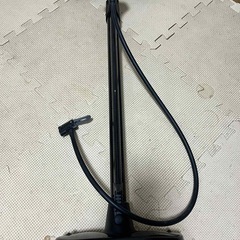 自転車とポンプの画像