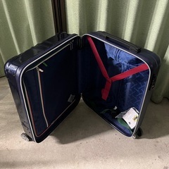 ✨【青のキャリーケース 鍵付き】✨の画像