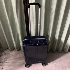 ✨【青のキャリーケース 鍵付き】✨の画像