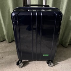 ✨【青のキャリーケース 鍵付き】✨の画像