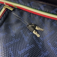 ✨【青のキャリーケース 鍵付き】✨の画像