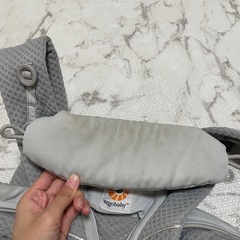 エルゴベビー　抱っこ紐　パールグレーの画像