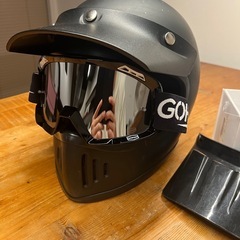 ダムトラックス　ヘルメットの画像