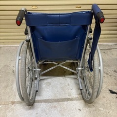 折畳車椅子の画像