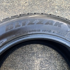  ブリヂストン ブリザック スタッドレスタイヤ 235/60R18 107Q 4本セットの画像
