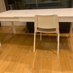 伸縮　ダイニングテーブル　イス7脚の画像