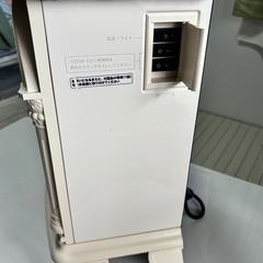 《商談中》【状態良品】2019年製ニトリ暖炉型ファンヒーターアイボリーの画像
