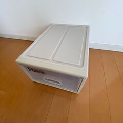 フィッツ（Fits）ケース S（コンパクト）【白1】の画像