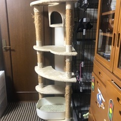 値下げしました　4段キャットタワー中古