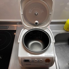 炊飯器の画像