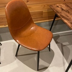 テーブル、イスのセットの画像