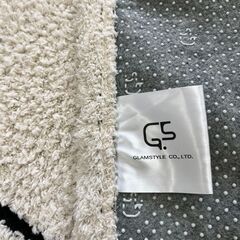 【リサイクルショップ ピカソ 小松原】🏡✨モデルルーム展示品‼ 美品✨洗浄済みホワイト×ブラックおしゃれラグ✨🏡★2370★の画像