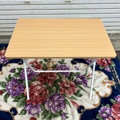 美品★ニトリ★折りたたみテーブルの画像