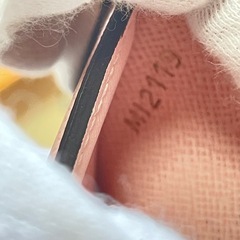 ルイヴィトンポルトフォイユ ゾエ モノグラム 三つ折り財布 ピンク
の画像