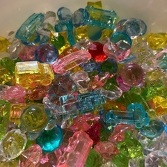 キラキラ　プラスチックストーン　ハートやカービィ  車の型もありの画像