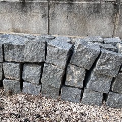 ピンコロ石　黒　ピンク　黄色　の画像