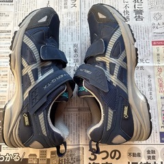 アシックスGELRUNNER G-TX ゴアテックス23cmジュニアシューズTKJ126
（スクスク2221スニーカーの画像