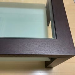 ガラステーブルの画像