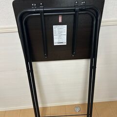 折りたたみテーブルの画像