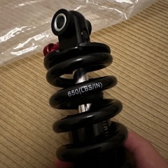 【新品未使用】油圧スプリングダ
ンパー の画像
