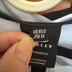 ［タグなし新品］OAKLEY フード付きジャケットの画像
