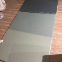 IKEA プレイマット パスビット折りたたみ式ジムマットの画像