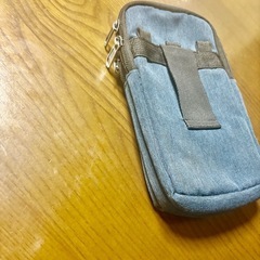 携帯入れ美品の画像