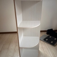 白カラーボックスの画像