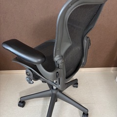 【HermanMiller】アーロンチェアの画像