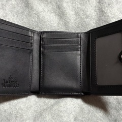 三つ折り財布　Vivienne Westwood赤色  の画像