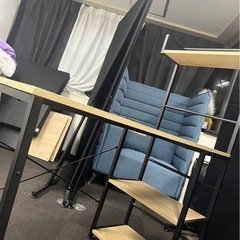 棚付きデスク/木目調の画像