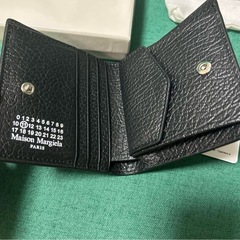 メゾンマルジェラ二つ折り財布の画像