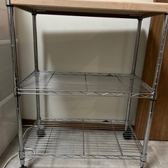 キャスター付きラックの画像