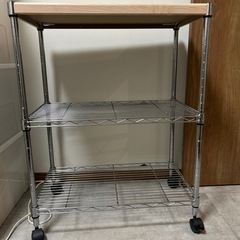 キャスター付きラックの画像