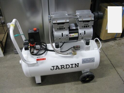 エア－コンプレッサ－セット　ホ－ス・タイヤ空気圧・ブロア－セット　新品に近い状態