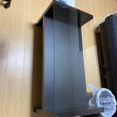 ガラステーブルの画像