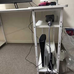 ゲーミングデスクの画像