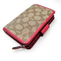COACH 二つ折り財布　シグネチャー　ベージュ×レッドの画像