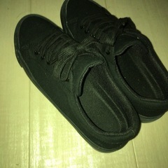 GU 黒スニーカーの画像