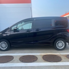 フリード 4ナンバーで経費安い 機関良好　車検付き可の画像