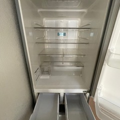 日立冷蔵庫2012年製の画像