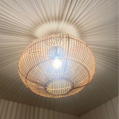 バリ風アジアン照明 ラタン製ペンダントライト（横幅45cm）電球付きの画像