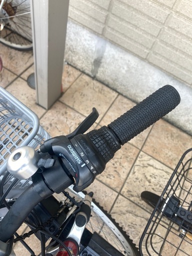 マウンテンバイク26インチ（後輪パンク中）