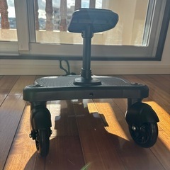 ベビーステップ サドルつきで座れるベビーカーステップ| の画像