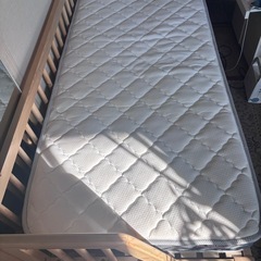 ベッドとマットレスの画像