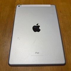 Apple iPad （第5世代） 32GB docomo SIMロックフリーの画像