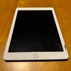 Apple iPad （第5世代） 32GB docomo SIMロックフリーの画像