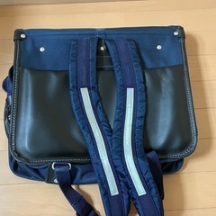 中学校のかばんの画像
